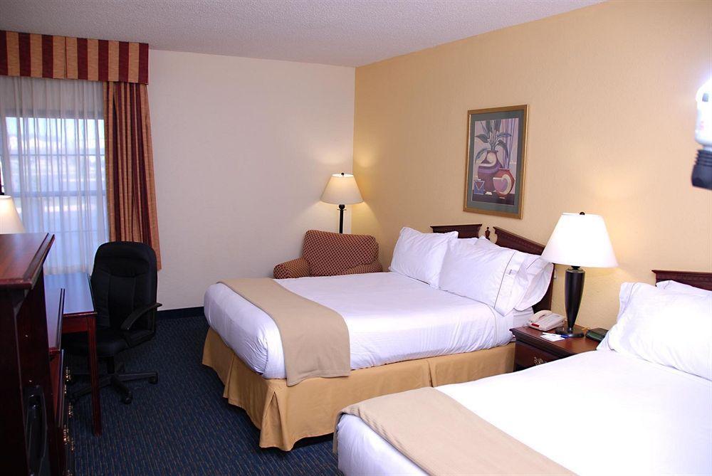 La Quinta By Wyndham Jonesboro Hotel Bagian luar foto