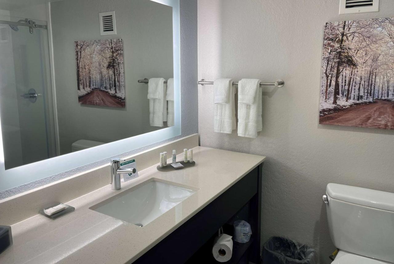 La Quinta By Wyndham Jonesboro Hotel Bagian luar foto