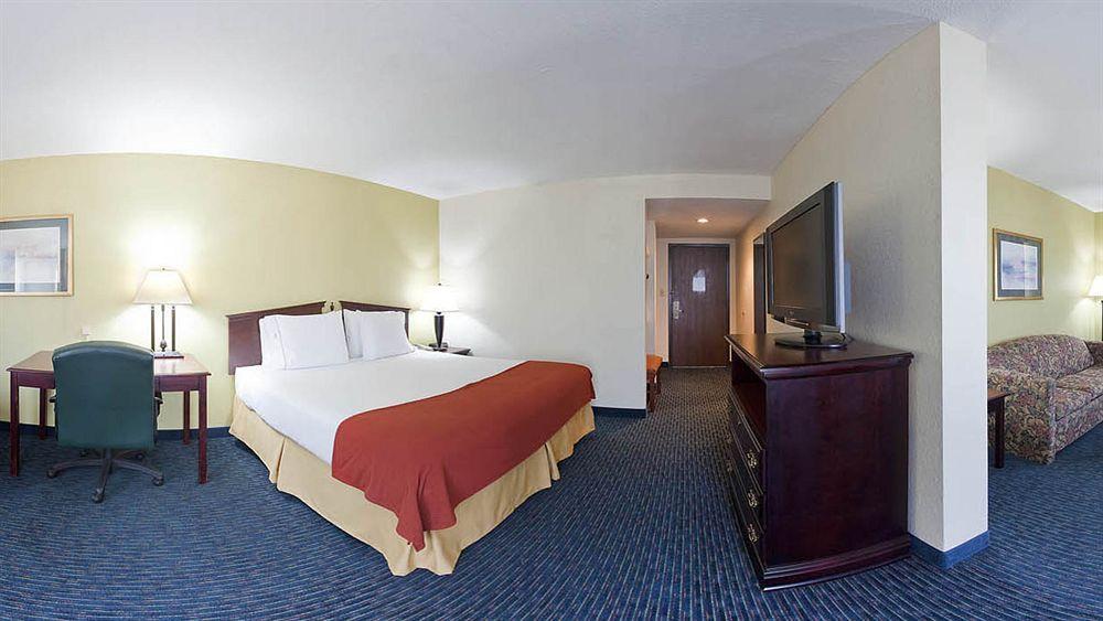 La Quinta By Wyndham Jonesboro Hotel Bagian luar foto