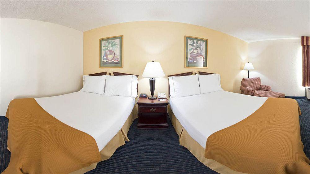 La Quinta By Wyndham Jonesboro Hotel Bagian luar foto