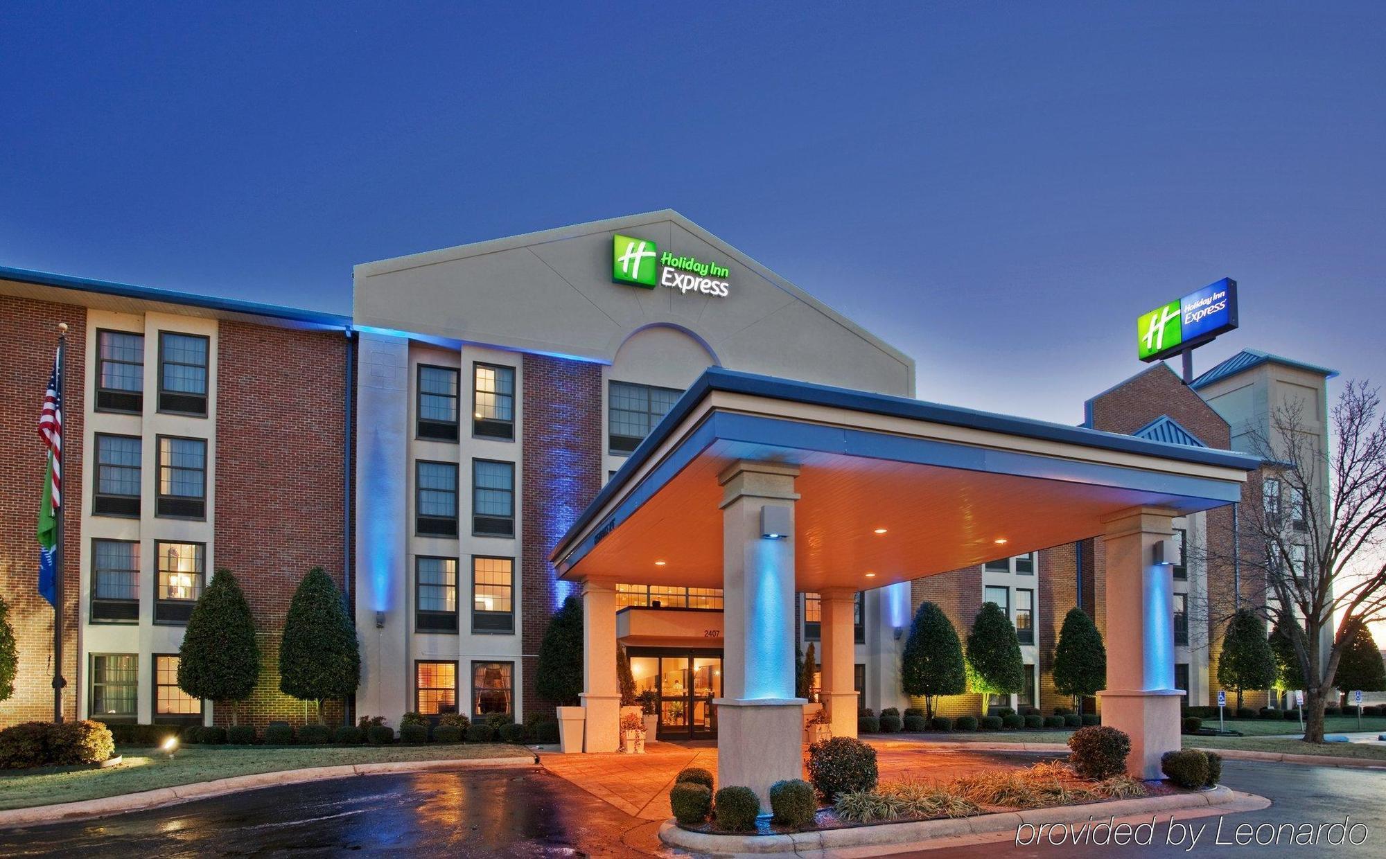 La Quinta By Wyndham Jonesboro Hotel Bagian luar foto