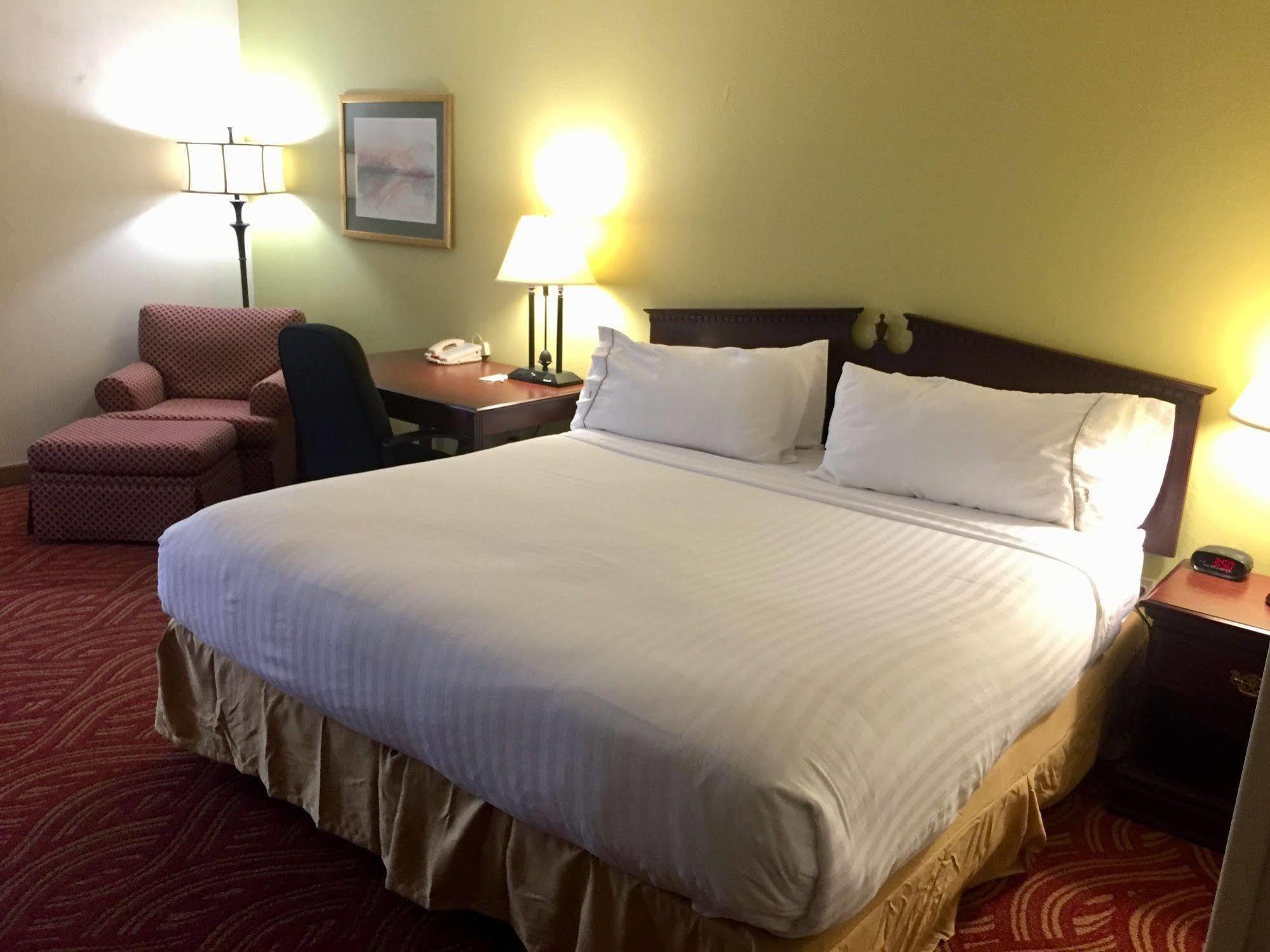 La Quinta By Wyndham Jonesboro Hotel Bagian luar foto