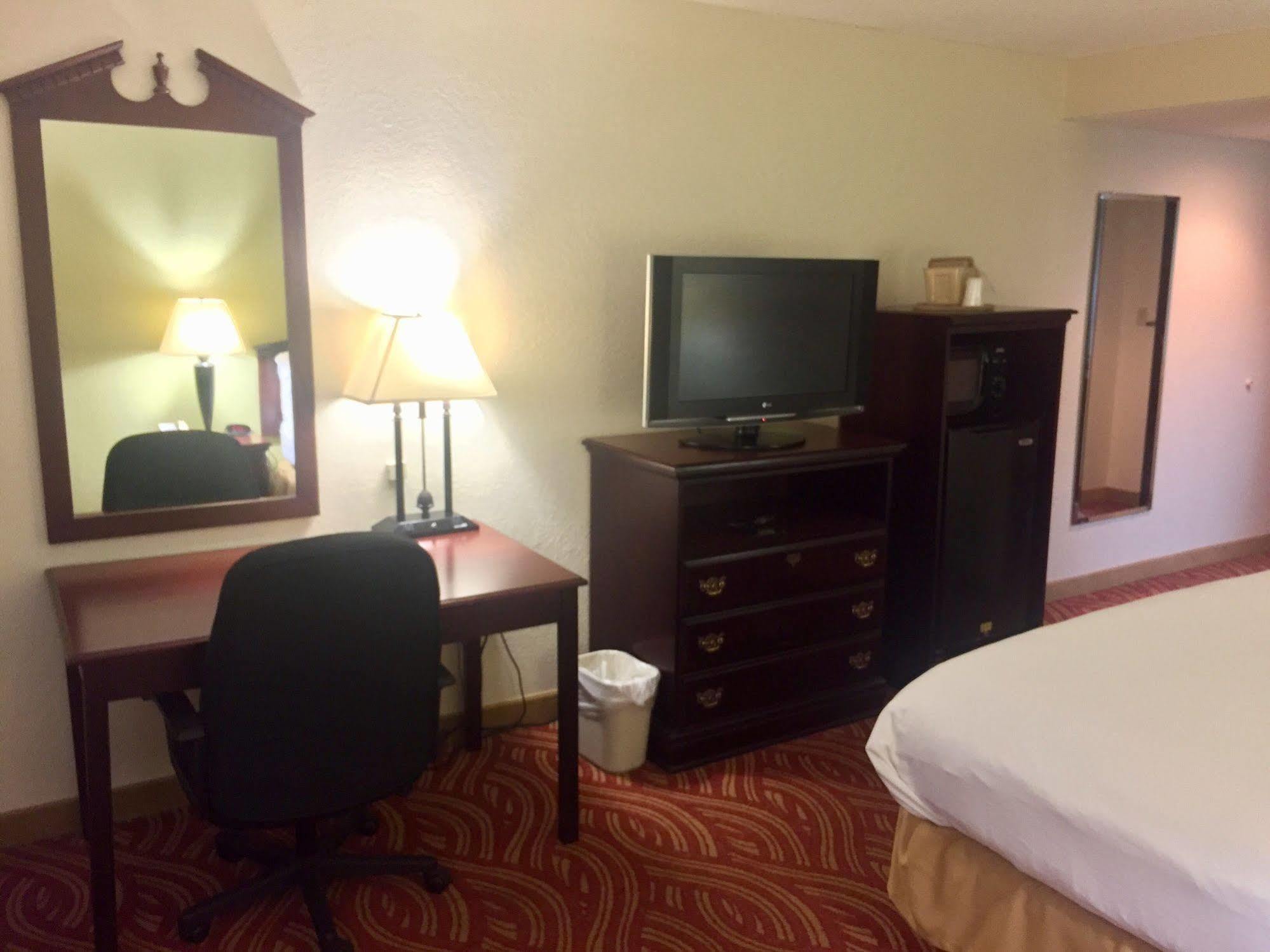 La Quinta By Wyndham Jonesboro Hotel Bagian luar foto